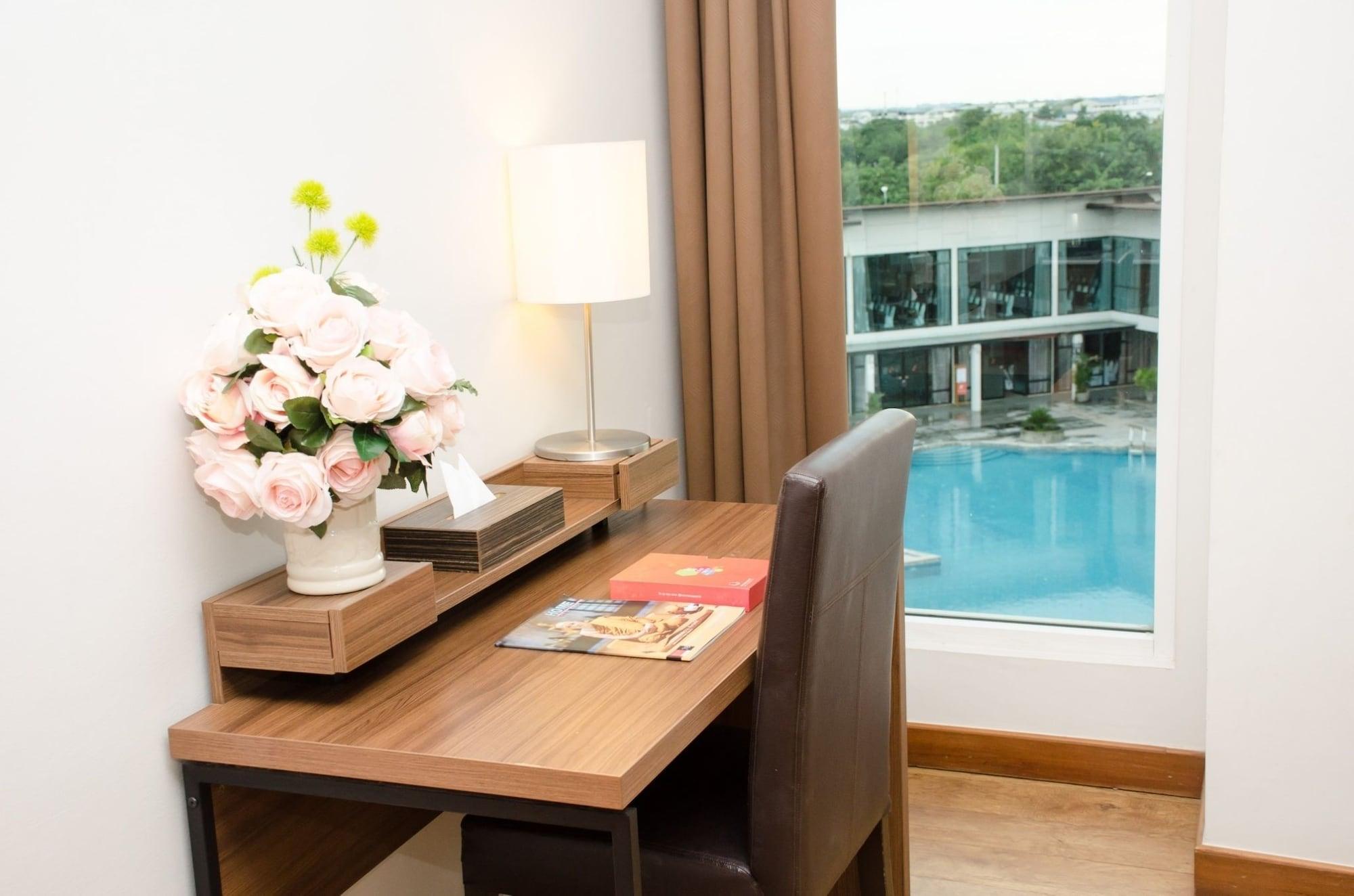 Prajaktra Design Hotel Udon Thani Bagian luar foto