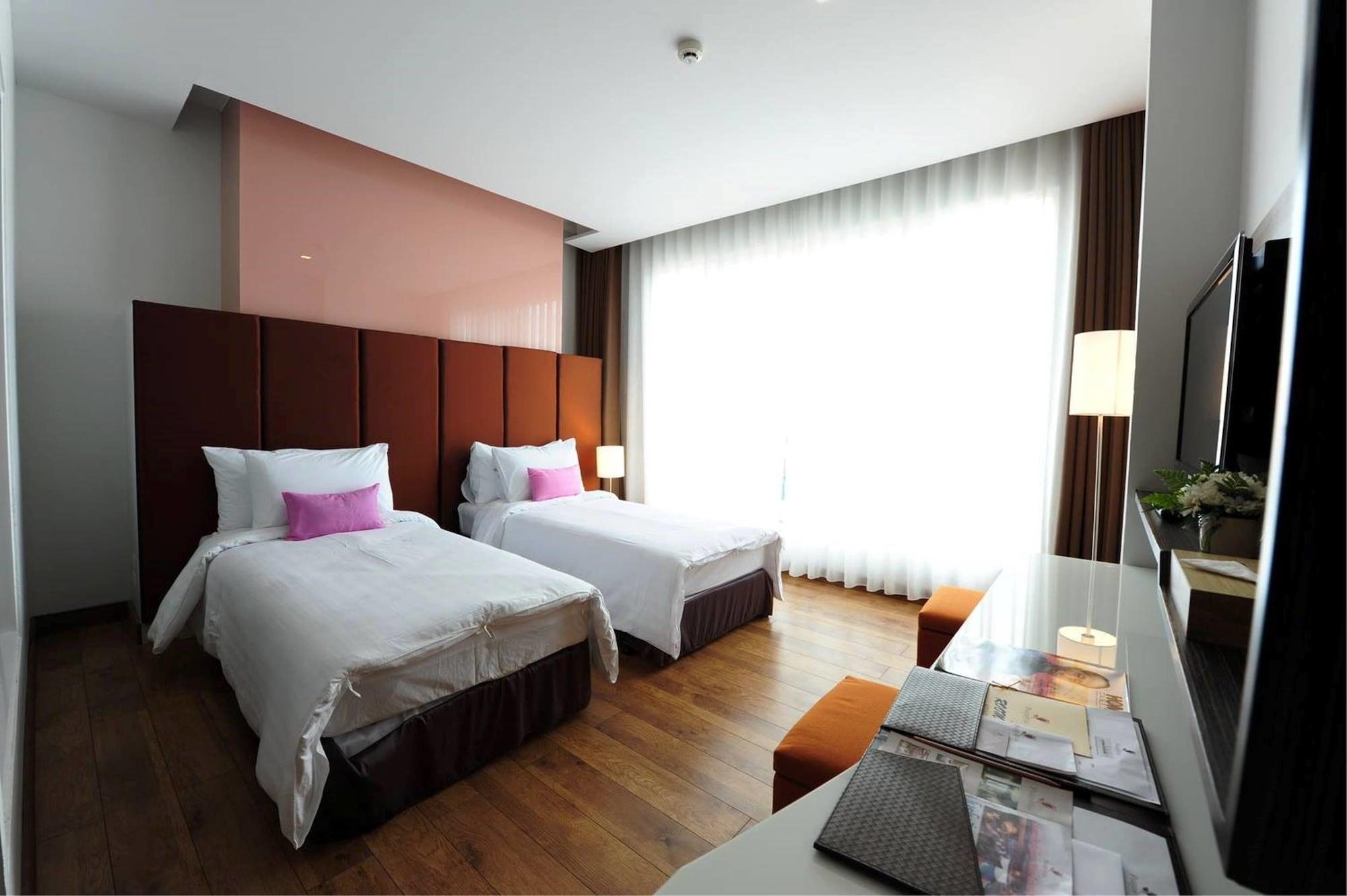 Prajaktra Design Hotel Udon Thani Bagian luar foto