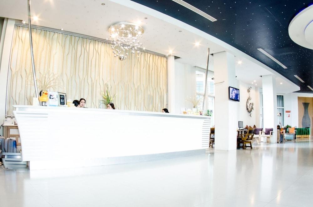 Prajaktra Design Hotel Udon Thani Bagian luar foto