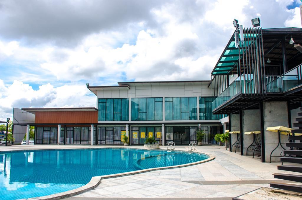 Prajaktra Design Hotel Udon Thani Bagian luar foto